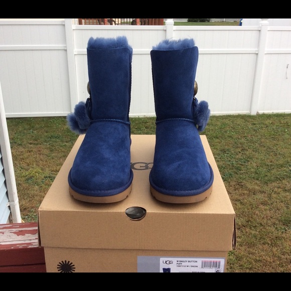 UGG BAILEY BUTTON PUFF - Picture 4 of 8